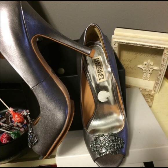 Shoe sale bundles of 2+ pairs - Picture 5 of 8